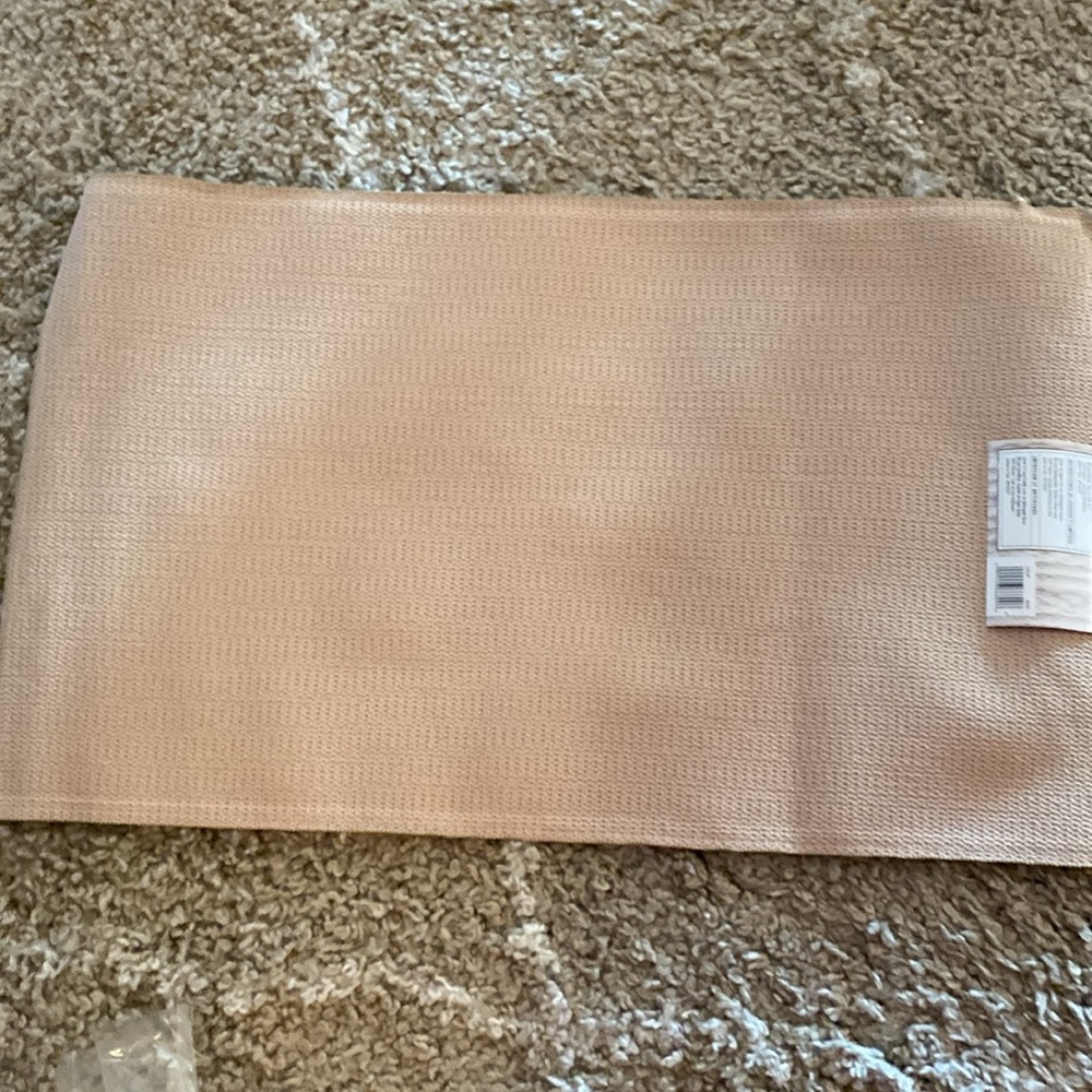 NEW Holiday Decor Accent Rug - Picture 5 of 10